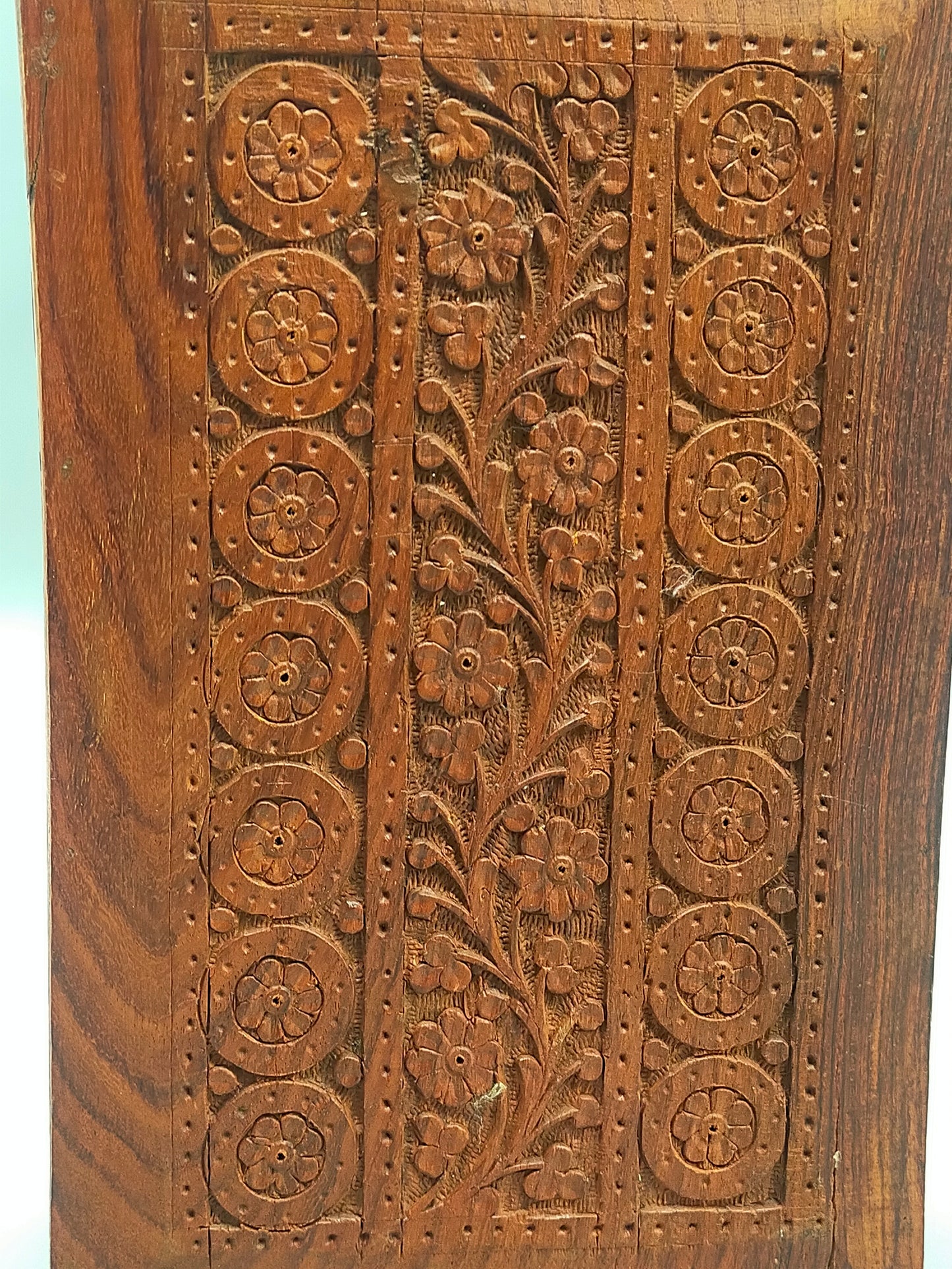 Handgeschnitzte Holz Box aus Indien Schatulle mit Blumen Dekor