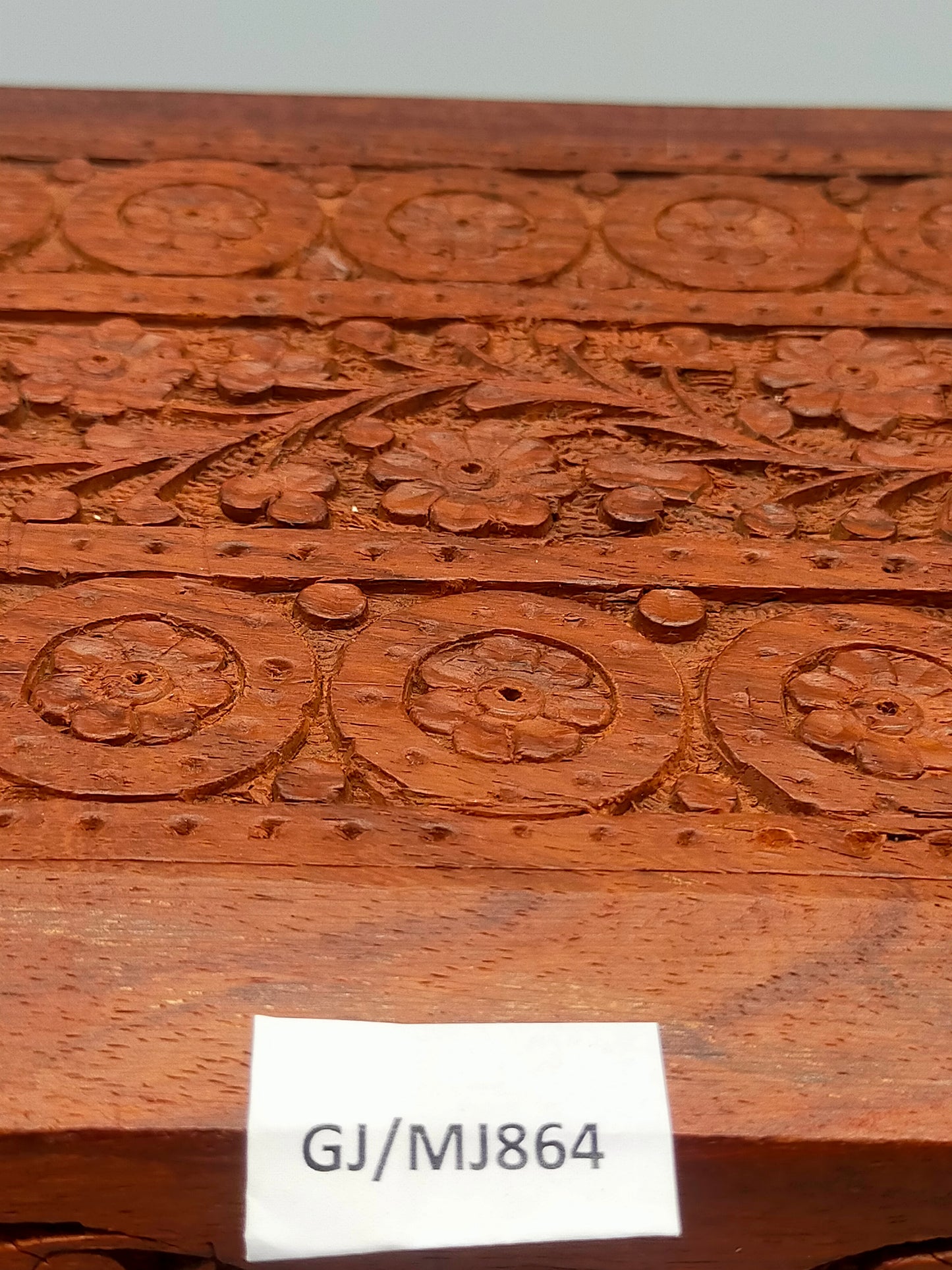Handgeschnitzte Holz Box aus Indien Schatulle mit Blumen Dekor