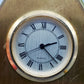 Exklusive Weiss Tisch Uhr aus Messing Dreieckiges Vintage Design