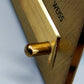 Exklusive Weiss Tisch Uhr aus Messing Dreieckiges Vintage Design