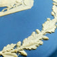 Klassische Wedgwood Jasperware Dose – Blaues Porzellan mit Relief