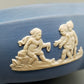 Klassische Wedgwood Jasperware Dose – Blaues Porzellan mit Relief