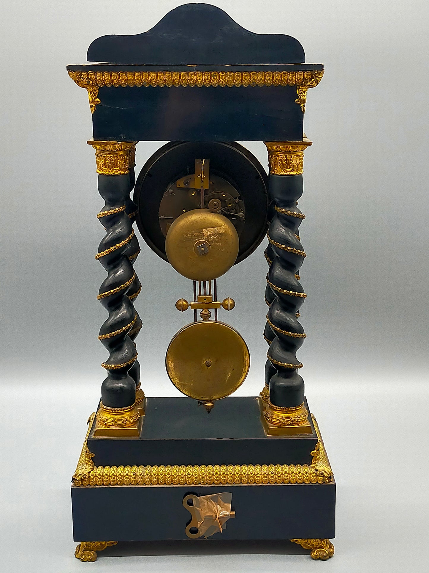 Antike Portaluhr Napoleon – Prunkvolle Säulen Uhr aus Frankreich