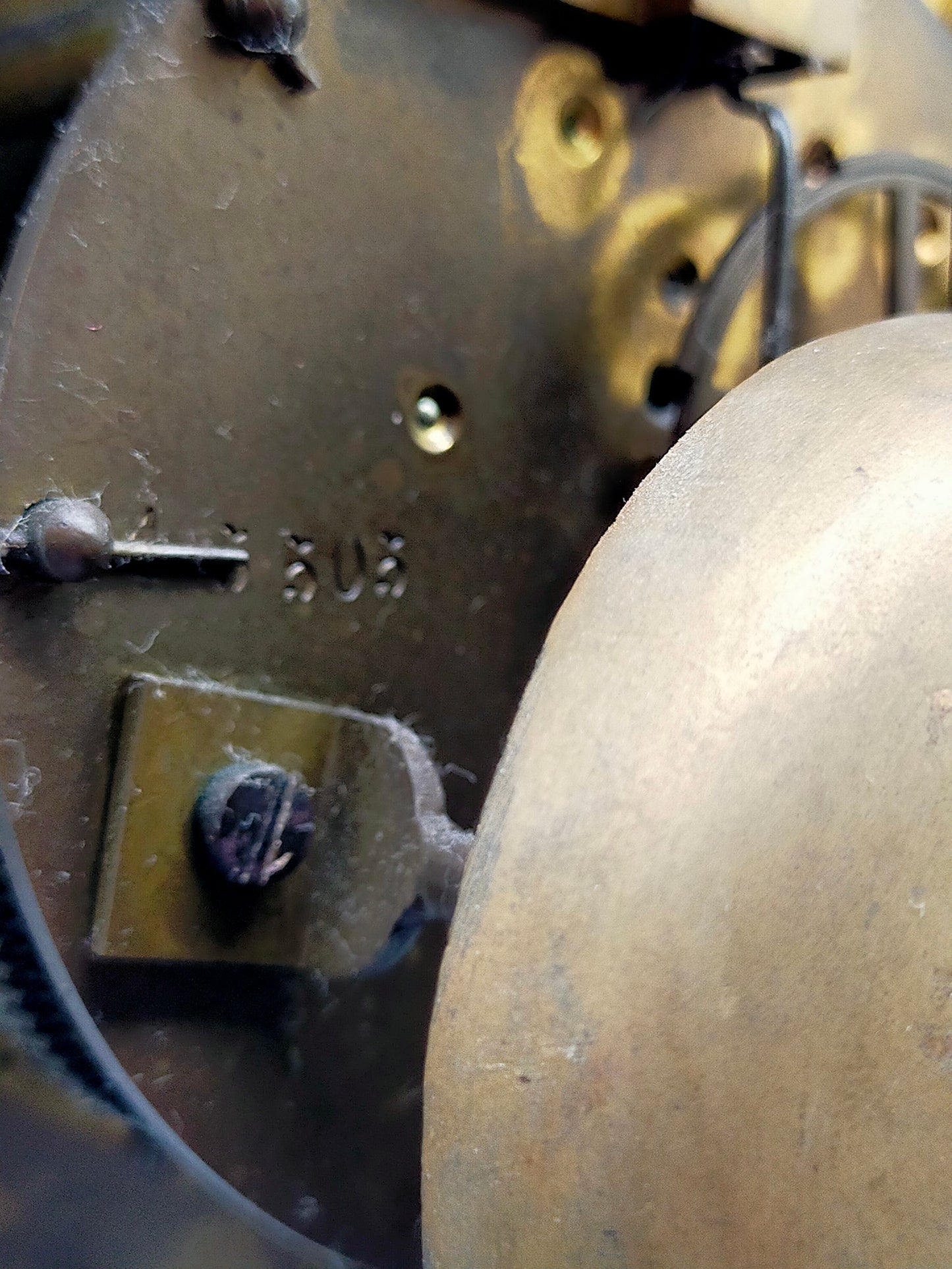 Antike Portaluhr Napoleon – Prunkvolle Säulen Uhr aus Frankreich