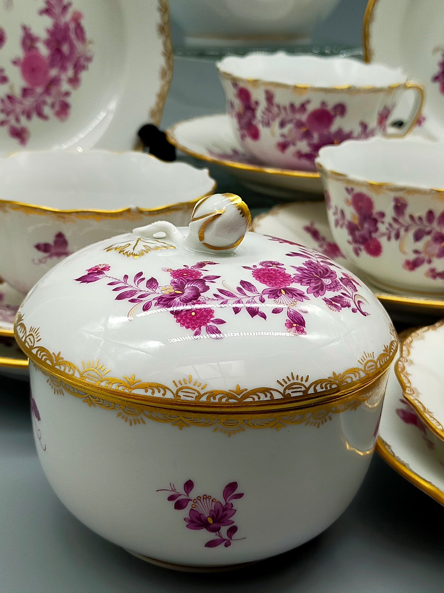 Seltenes Meissen Kaffeeservice Purpur Rose Reich Vergoldet für 5 Personen