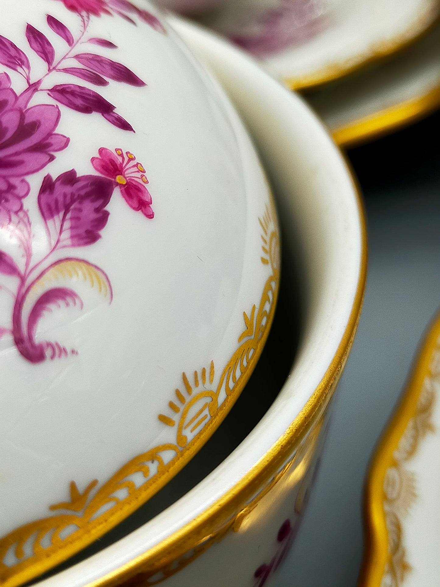 Seltenes Meissen Kaffeeservice Purpur Rose Reich Vergoldet für 5 Personen