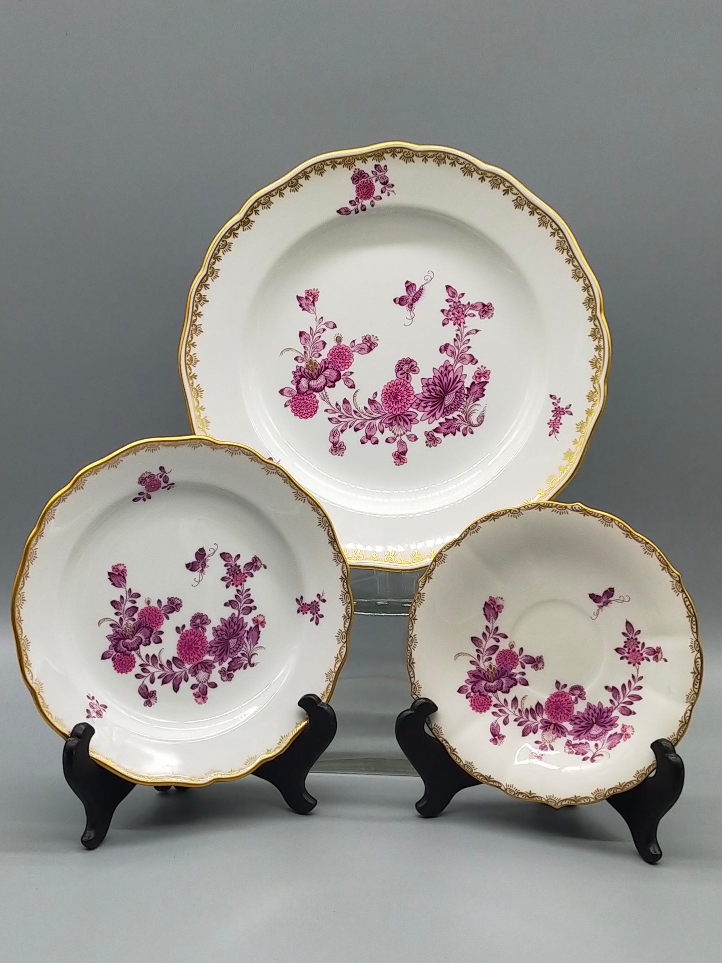 Meissen Purpur Rose Reich – 3er Set Prunk Teller mit Goldrand