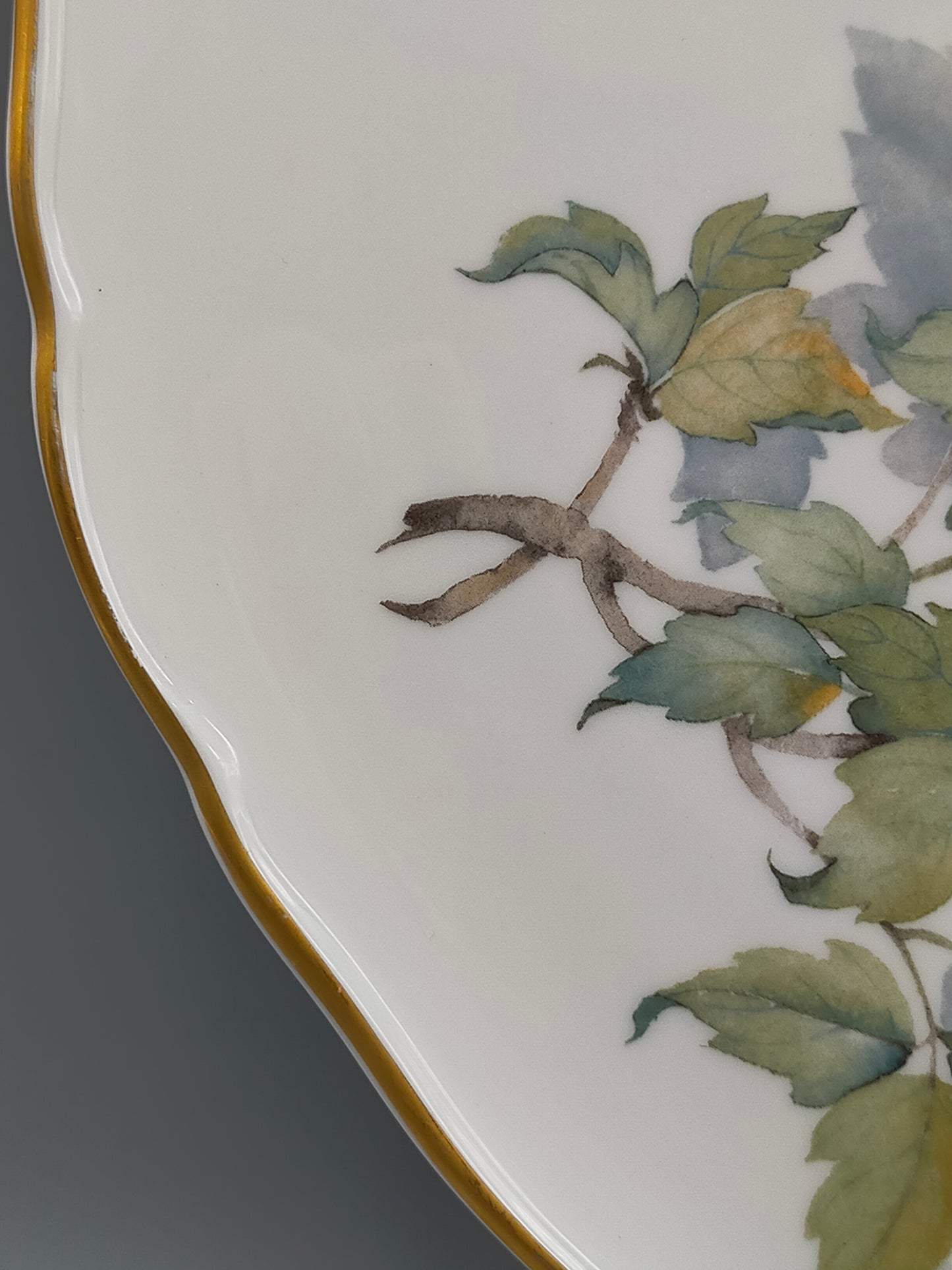 Limoges Porzellan Prunkteller Edles Päonien & Schmetterling Design