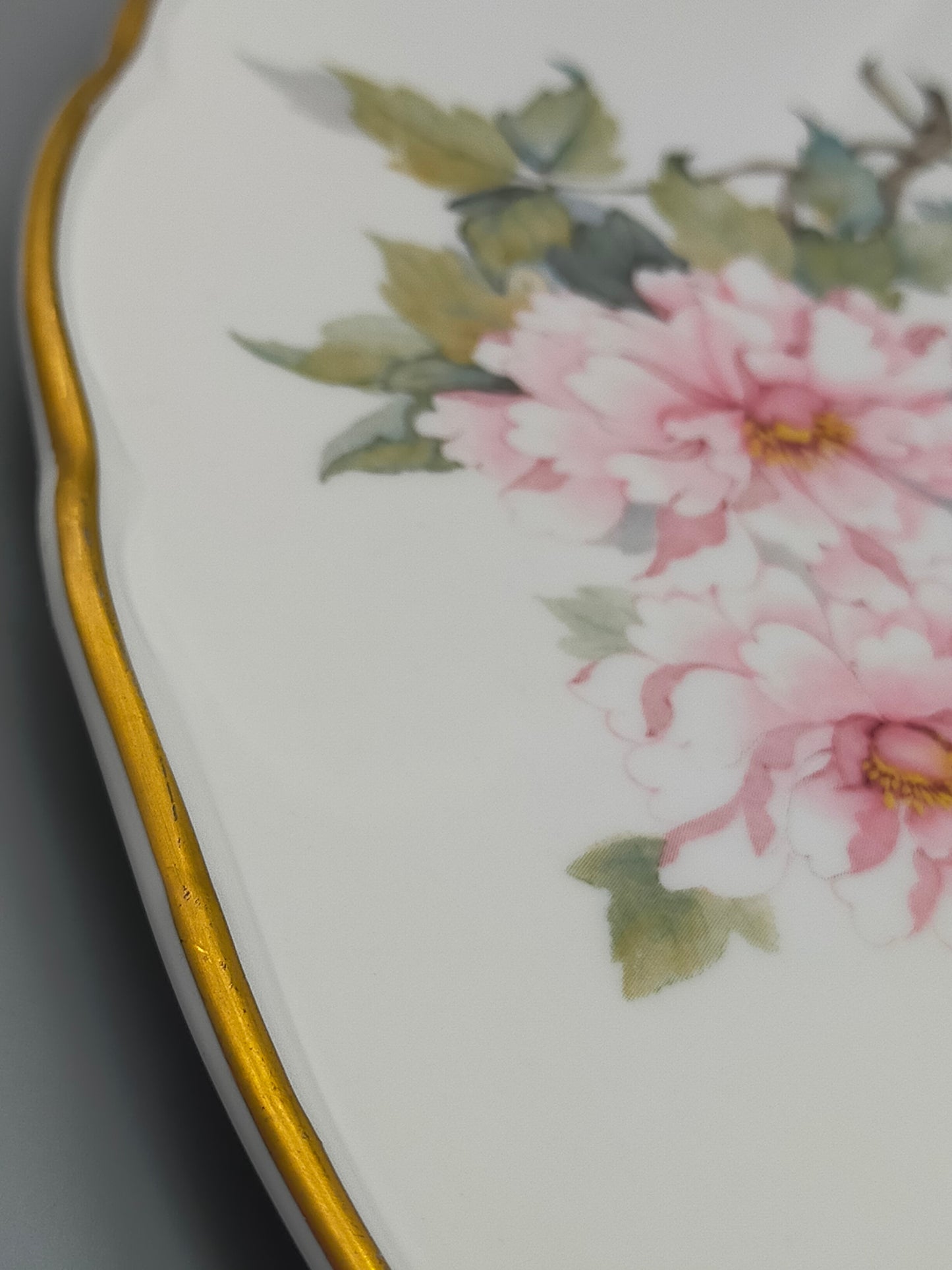Limoges Porzellan Prunkteller Edles Päonien & Schmetterling Design