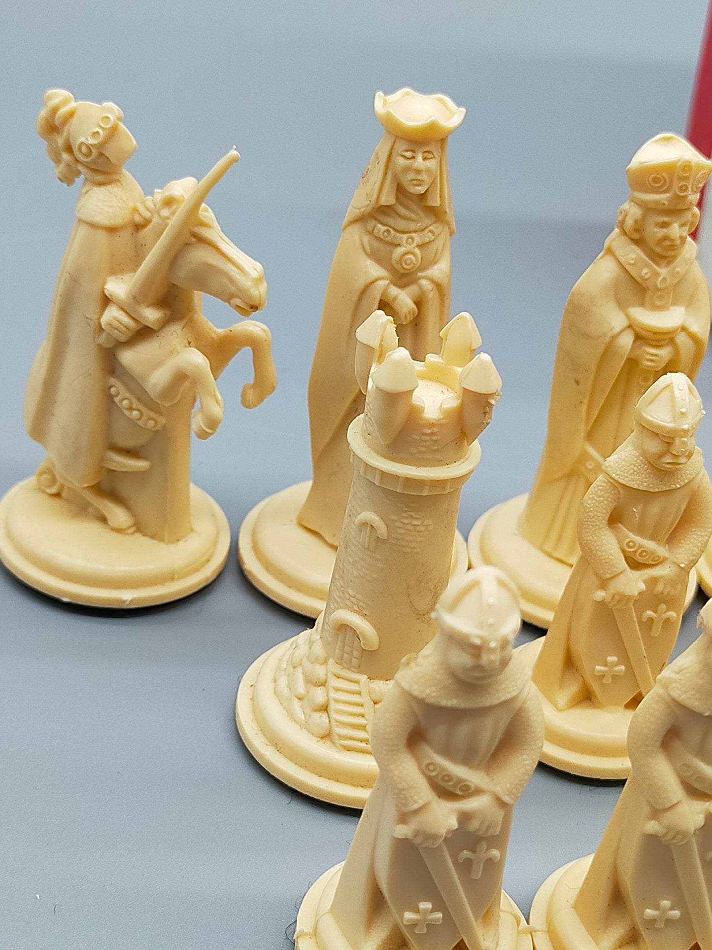 Klassisches Crescent Medieval Chessmen Schachspiel Vintage Brettspiel