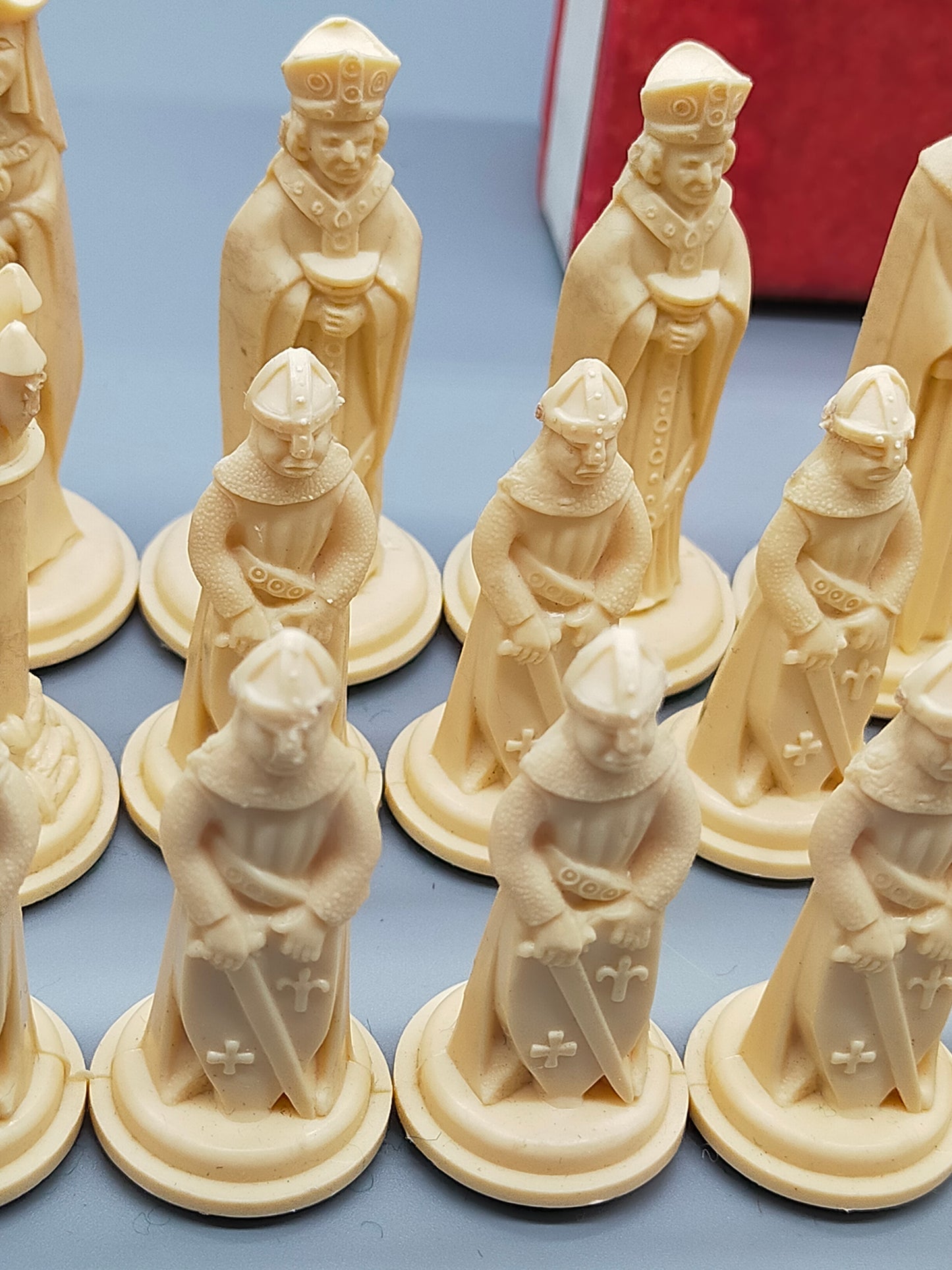 Klassisches Crescent Medieval Chessmen Schachspiel Vintage Brettspiel