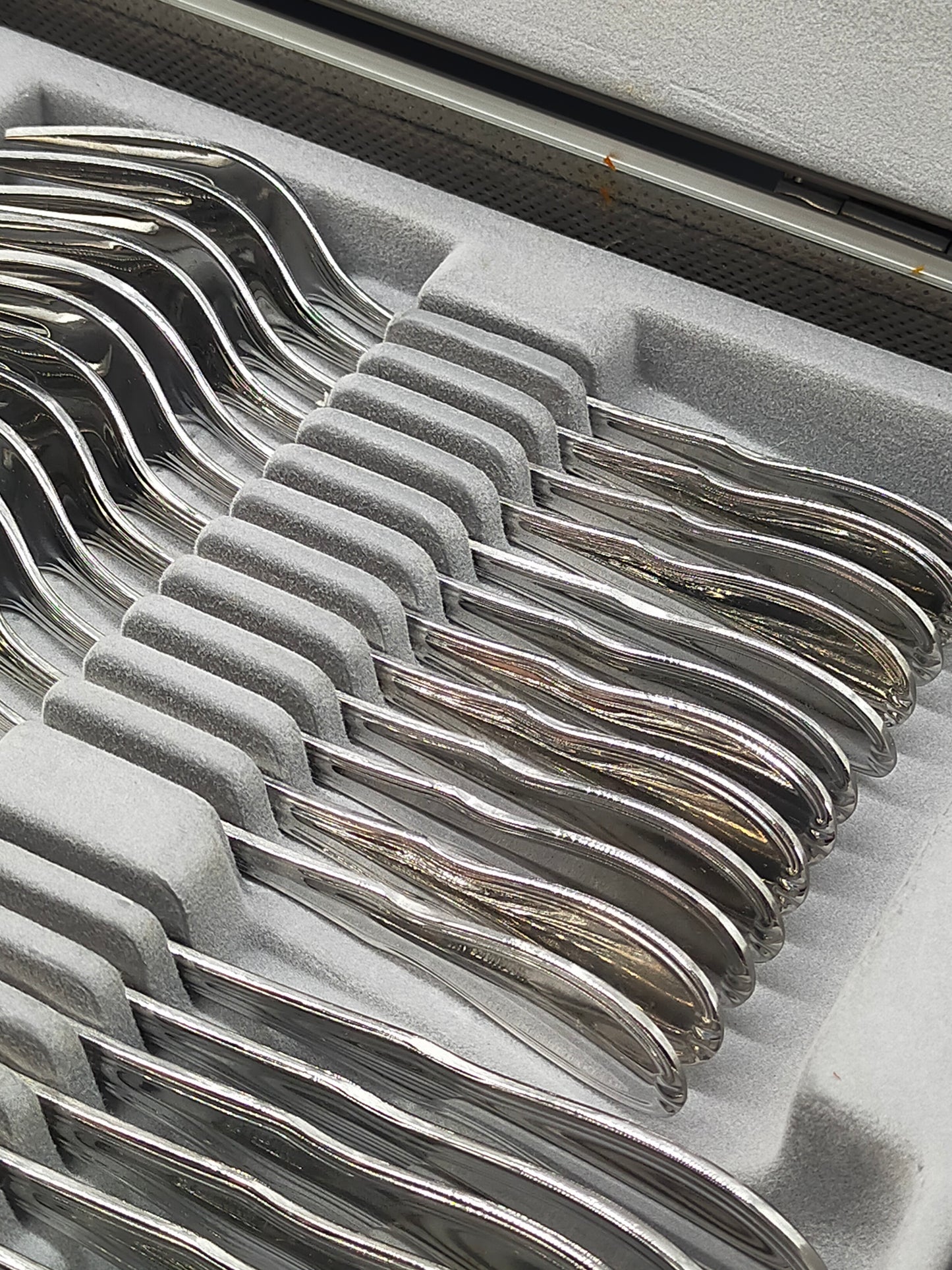 Hochwertiges WMF Besteck Komplet Set im Koffer Elegantes Design
