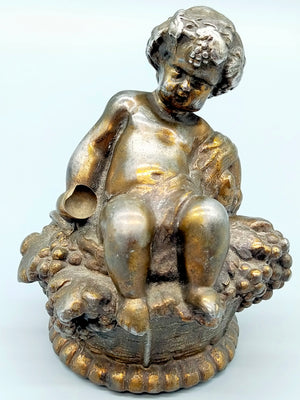 Antike Putto Bronze Figur mit Trauben im Barock Stil