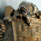 Antike Putto Bronze Figur mit Trauben im Barock Stil
