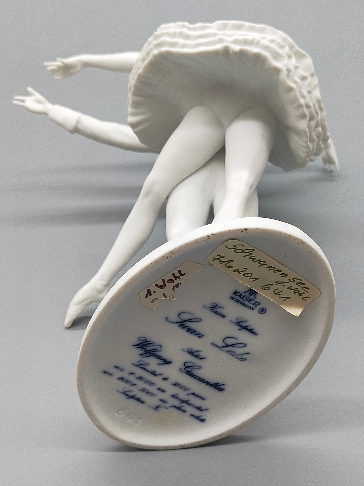 Kaiser Porzellan Figur Schwanensee Swan Lake – W. Gawantka