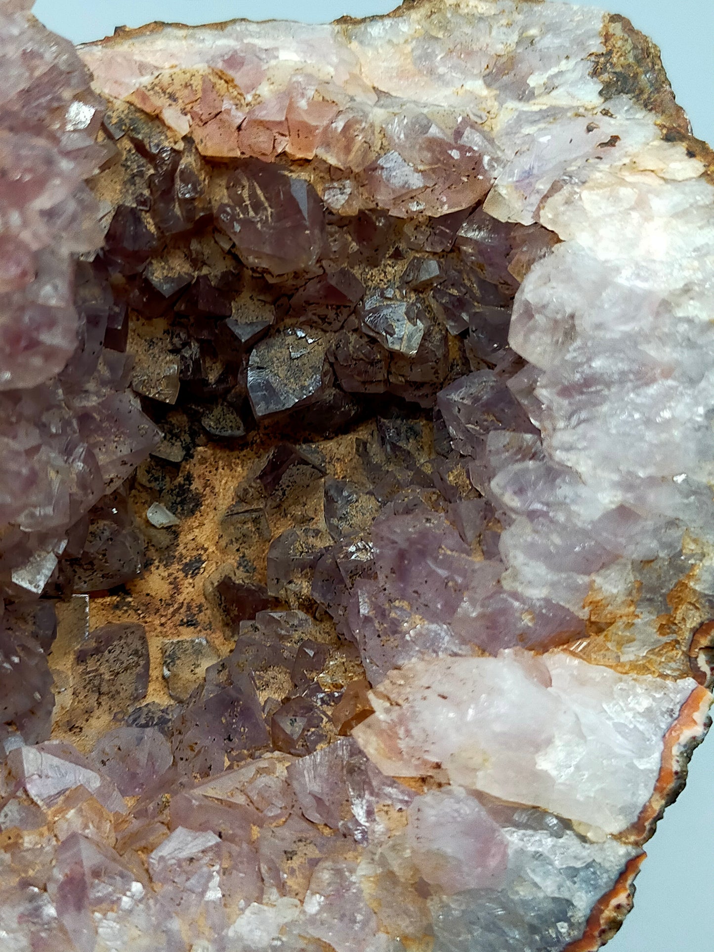 Faszinierende Amethyst Druse Rosa Kristalle im natürlichen