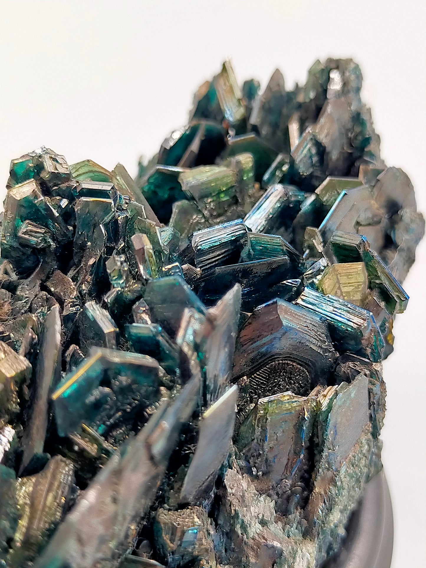 Schillernde Karborund Kristall Stufe Farbenprächtiges Mineral