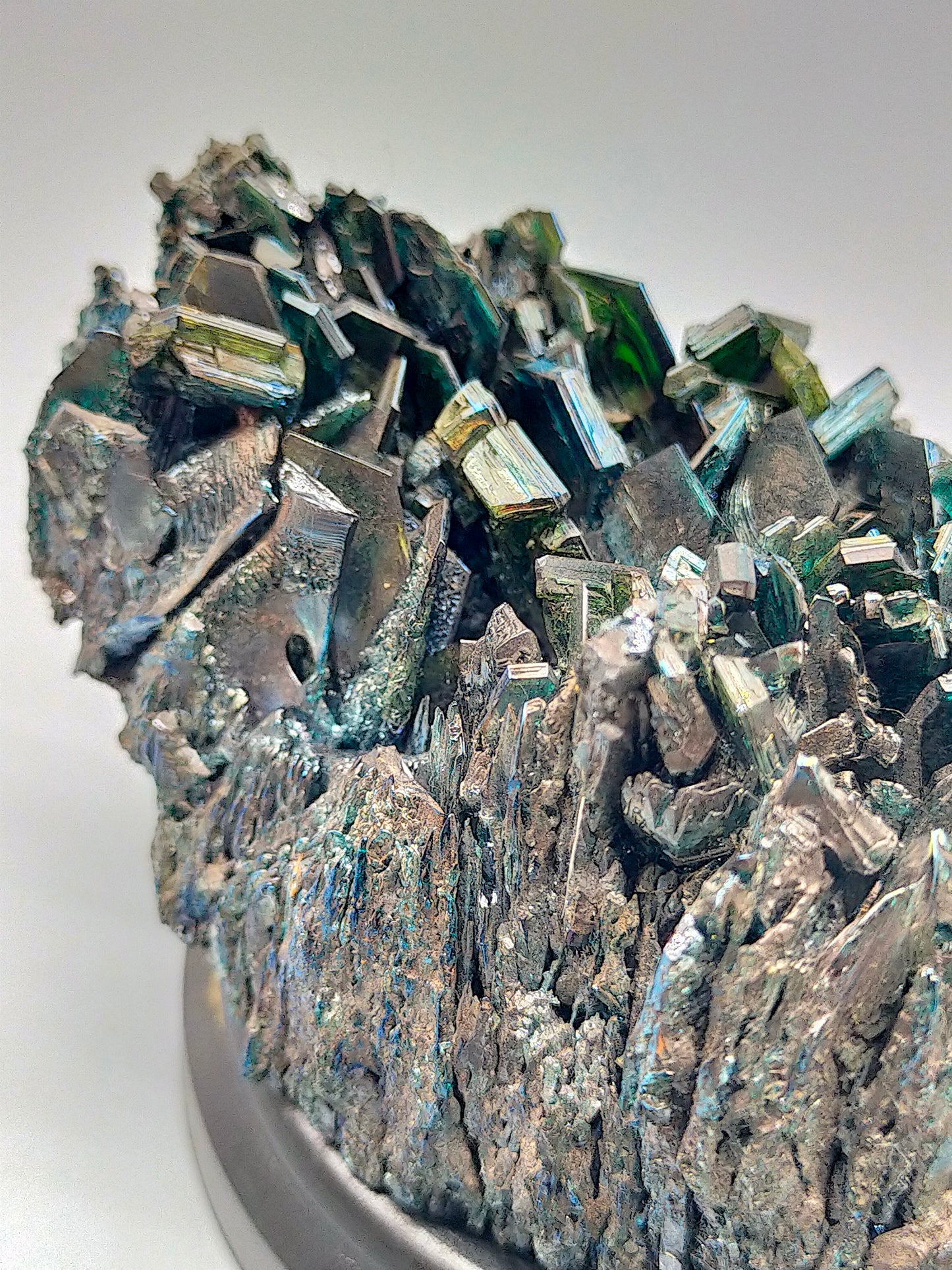 Schillernde Karborund Kristall Stufe Farbenprächtiges Mineral