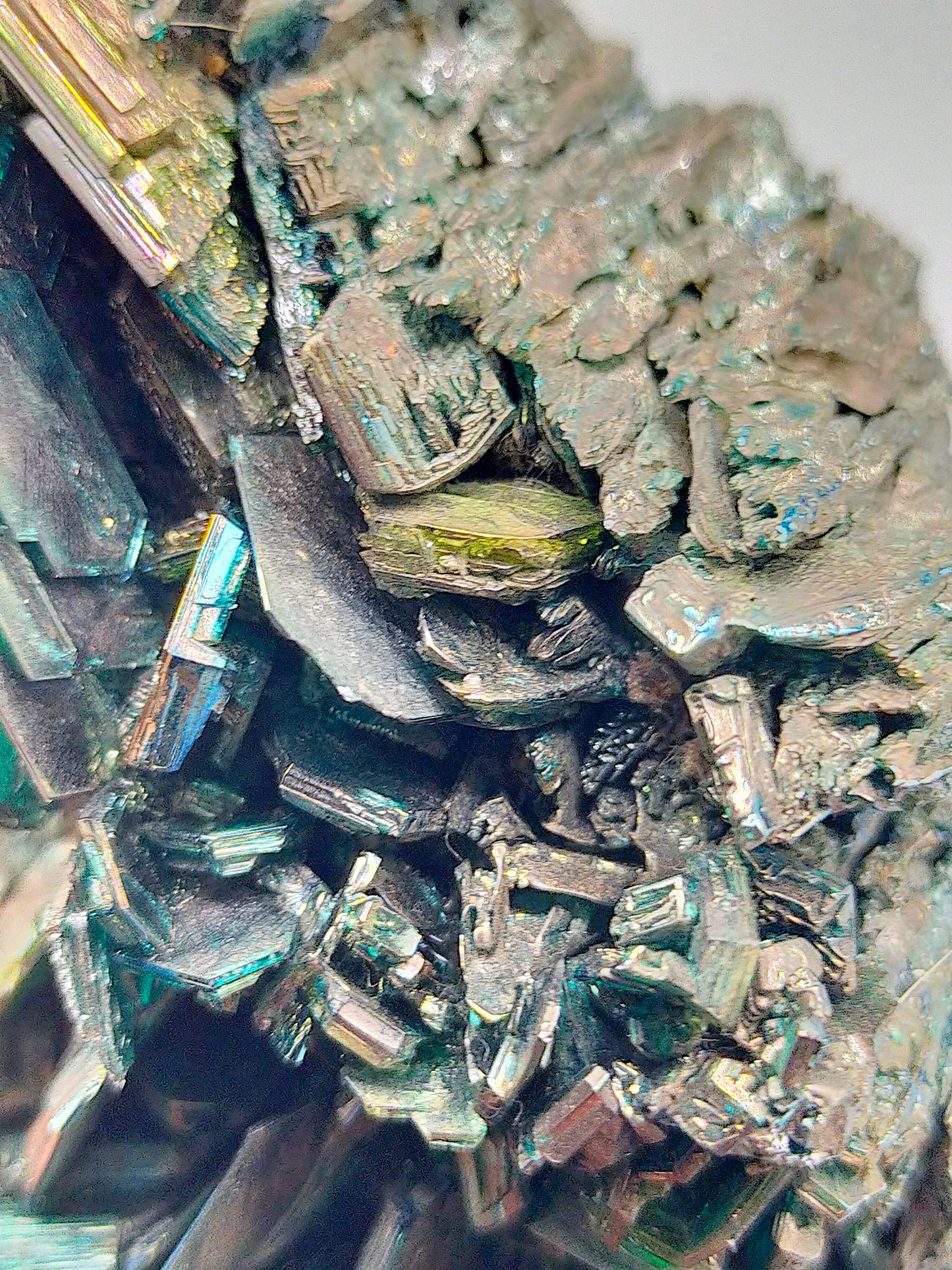 Schillernde Karborund Kristall Stufe Farbenprächtiges Mineral