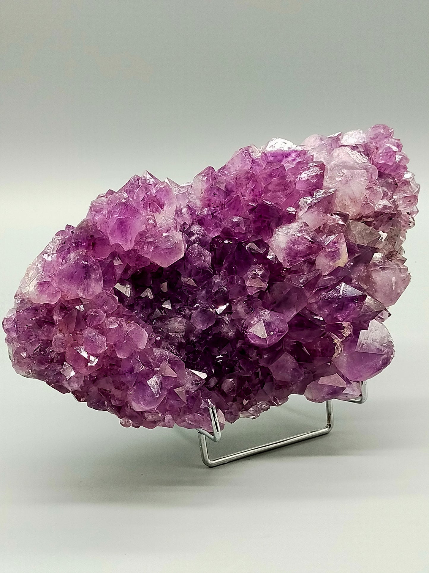 Prachtvolle Amethyst Druse Große Kristallstufe in intensivem Violett