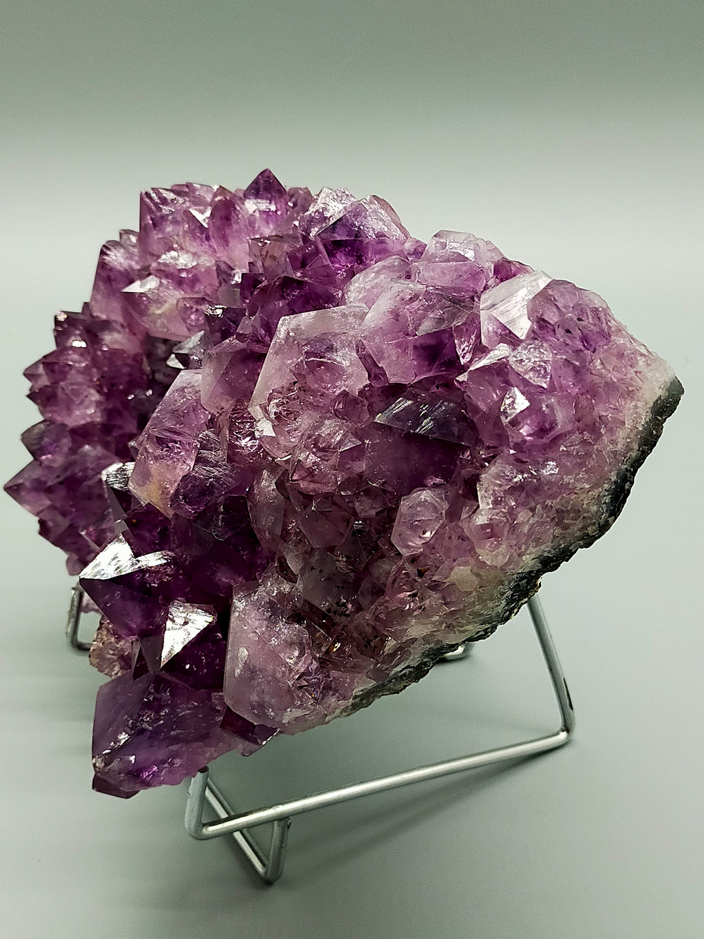 Prachtvolle Amethyst Druse Große Kristallstufe in intensivem Violett