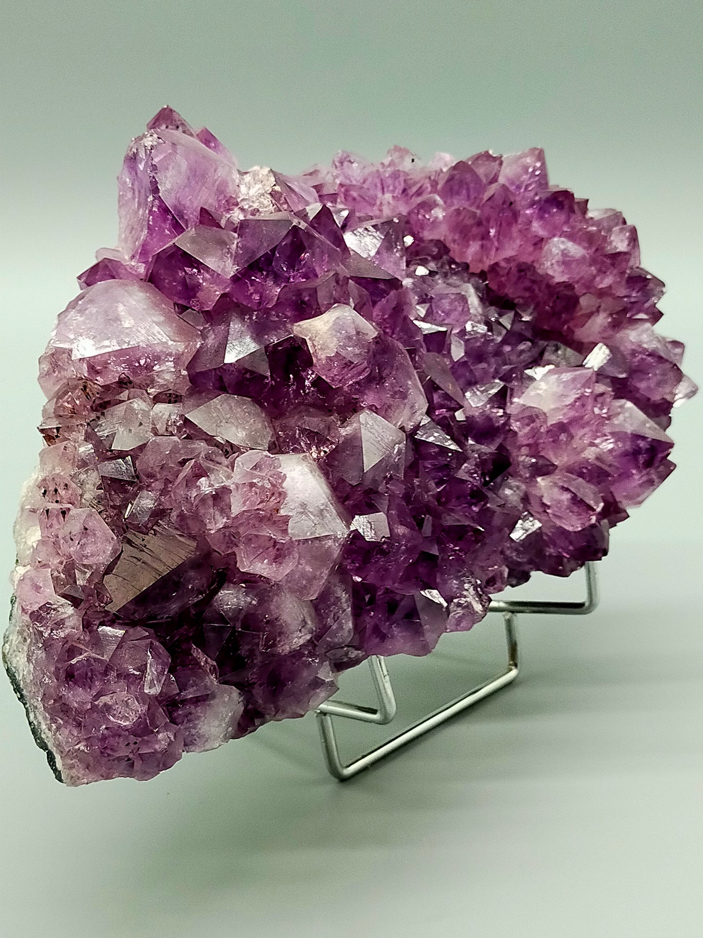 Prachtvolle Amethyst Druse Große Kristallstufe in intensivem Violett