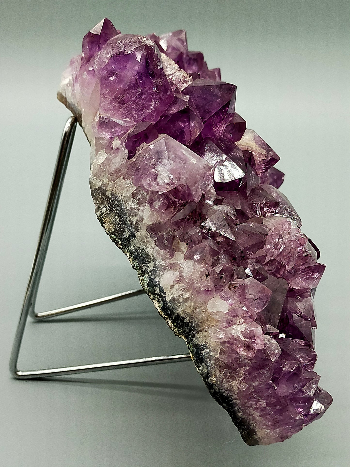 Prachtvolle Amethyst Druse Große Kristallstufe in intensivem Violett
