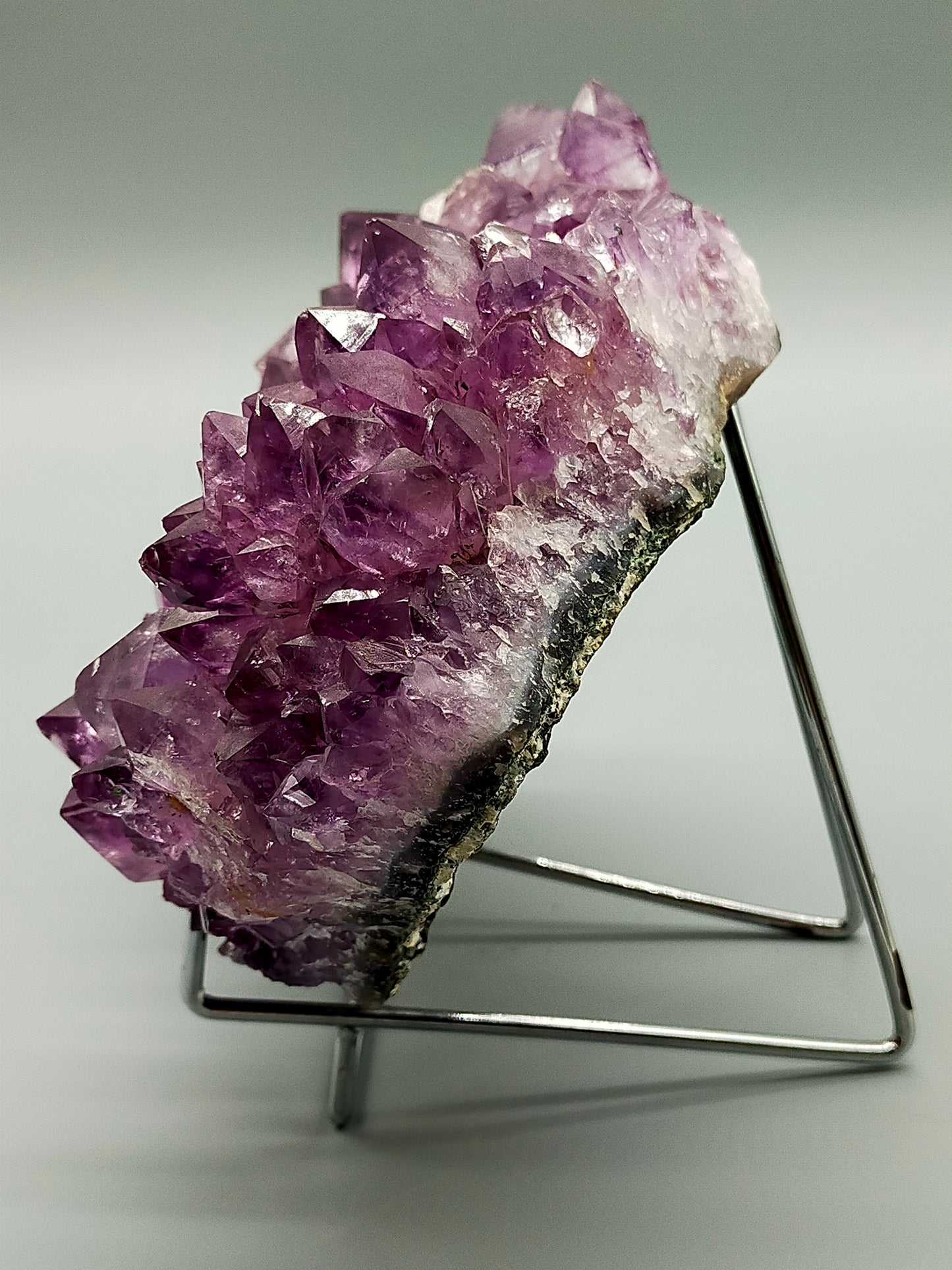 Prachtvolle Amethyst Druse Große Kristallstufe in intensivem Violett