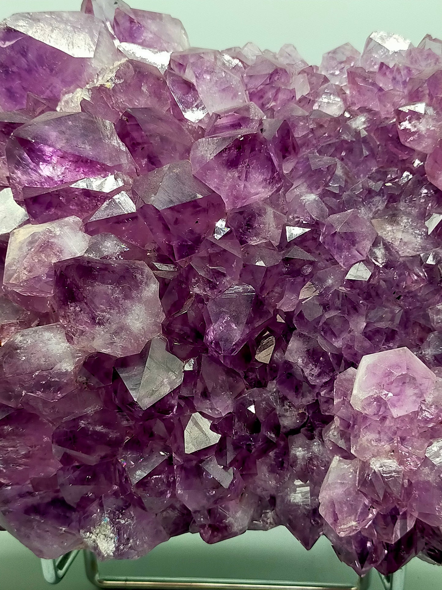 Prachtvolle Amethyst Druse Große Kristallstufe in intensivem Violett