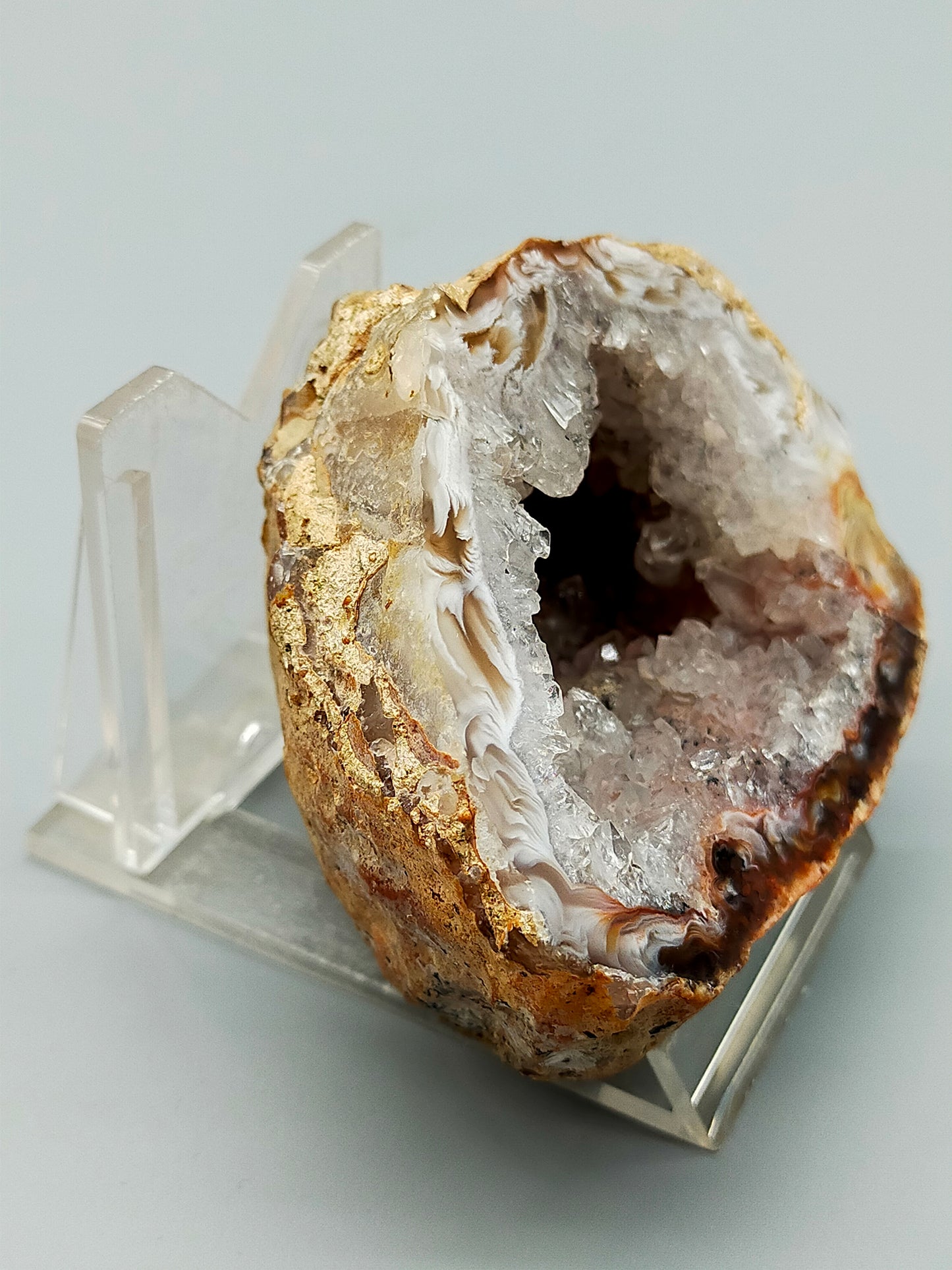 Prachtvolle Kristall Druse mit Achatband
