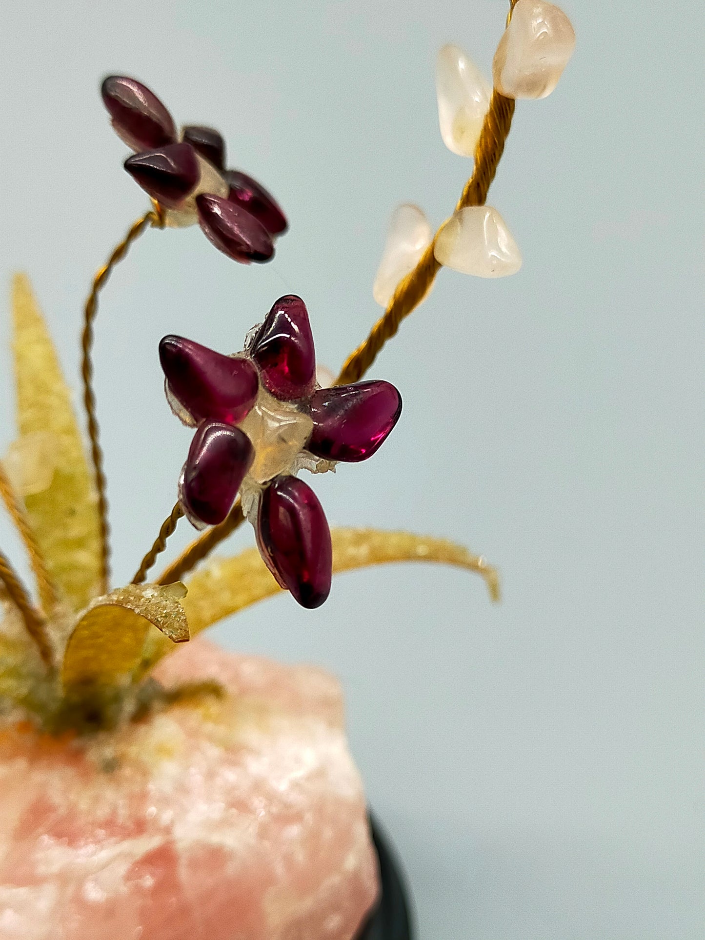Edelstein Baum aus Rosenquarz und Granat Kunstvolle Handarbeit