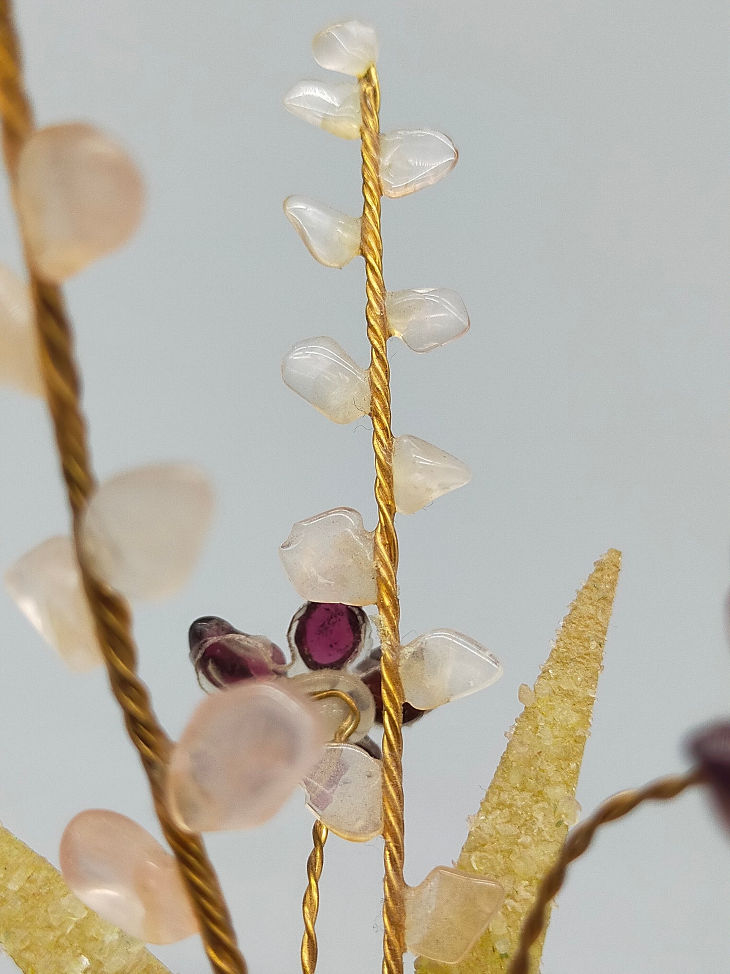 Edelstein Baum aus Rosenquarz und Granat Kunstvolle Handarbeit