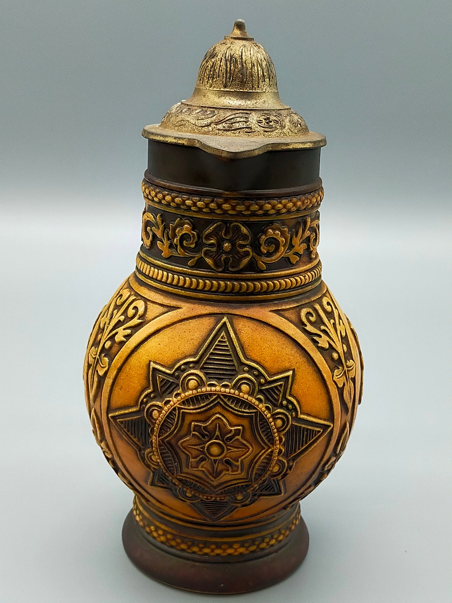 Rustikaler Gerz W. Germany Krug Detailreicher Schenkkrug mit Zinndeckel