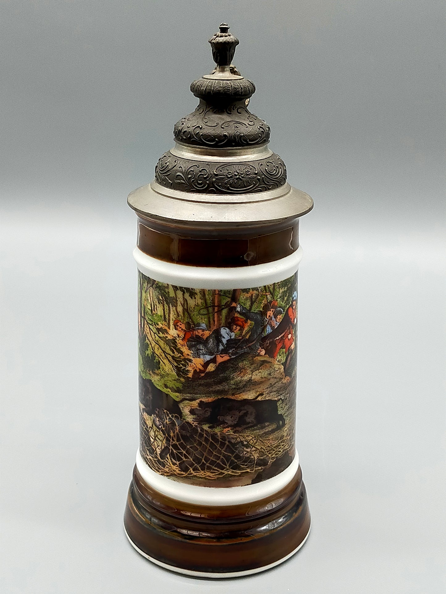 Rastal Bierkrug von 1977 – Detailreiches Jagdmotiv mit Zinndeckel