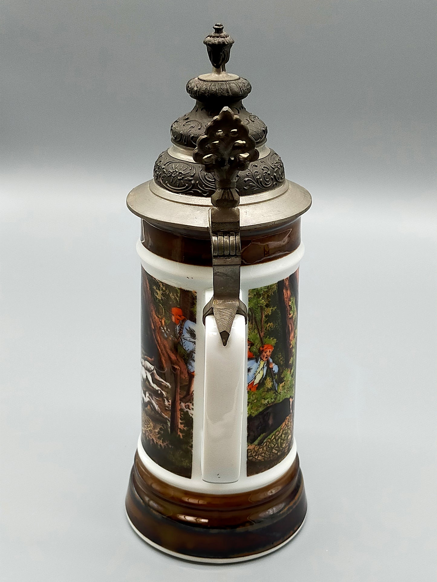 Rastal Bierkrug von 1977 – Detailreiches Jagdmotiv mit Zinndeckel