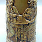 Traditioneller Deutscher krug mit Zinndeckel Relief Jagdmotiv