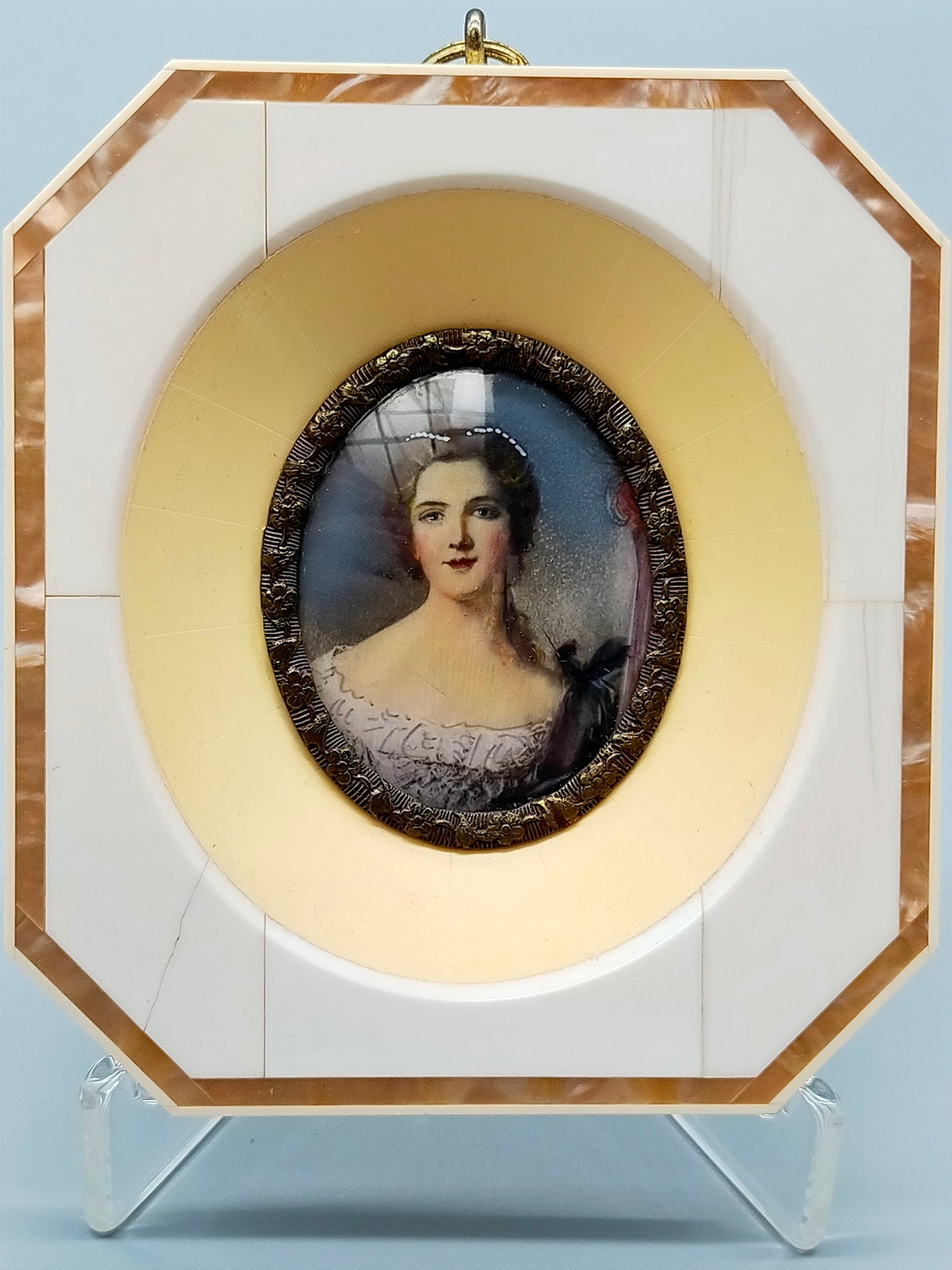 Französische Schule (XIX) Edles Damenportrait im Rahmen Miniatur