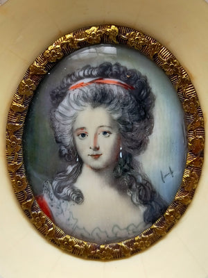 Französische Schule (XVIII) Feines Miniaturporträt einer Dame