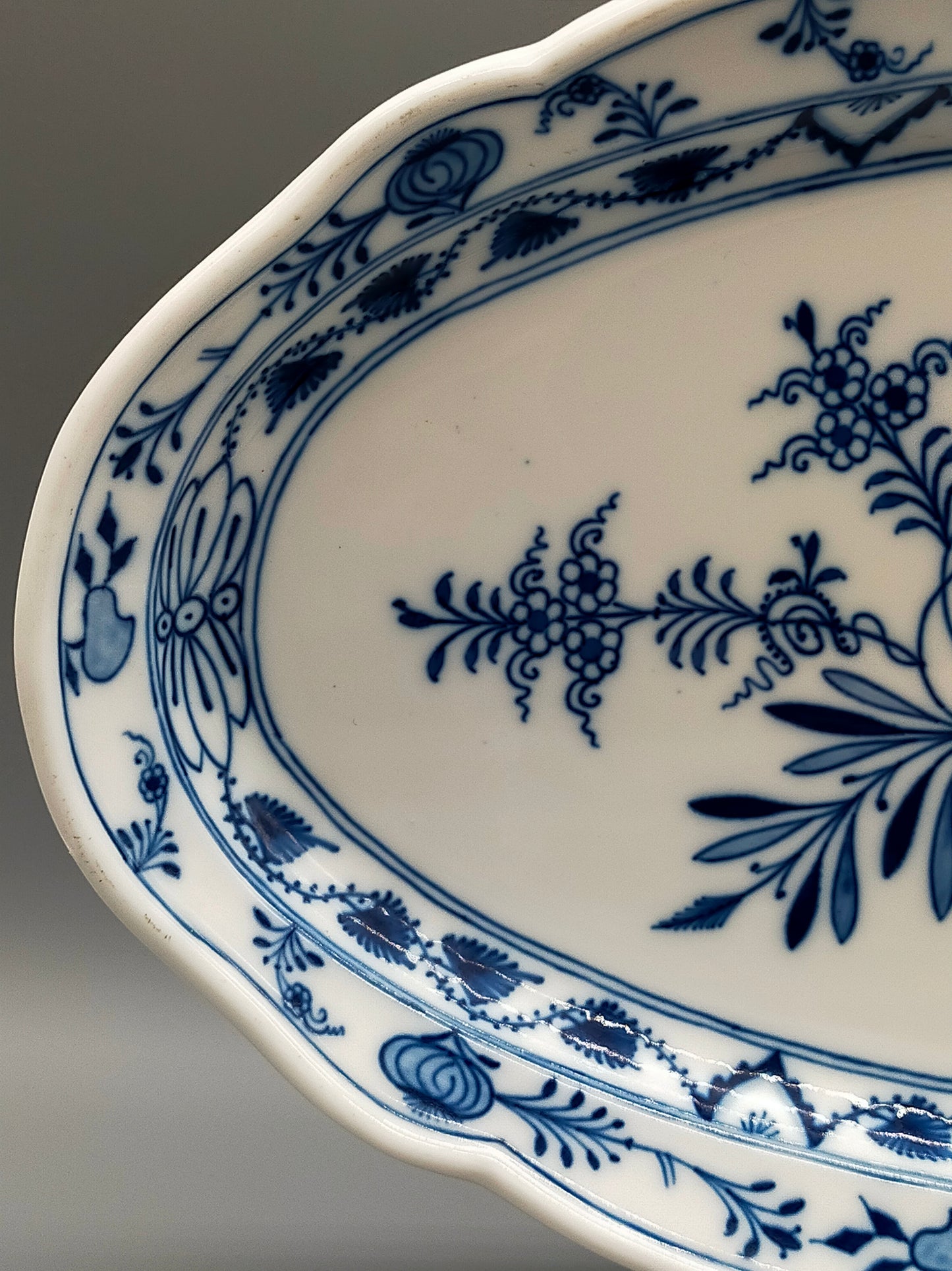Edle Meissen Zwiebelmuster Servierplatte – Große ovale Porzellanplatte