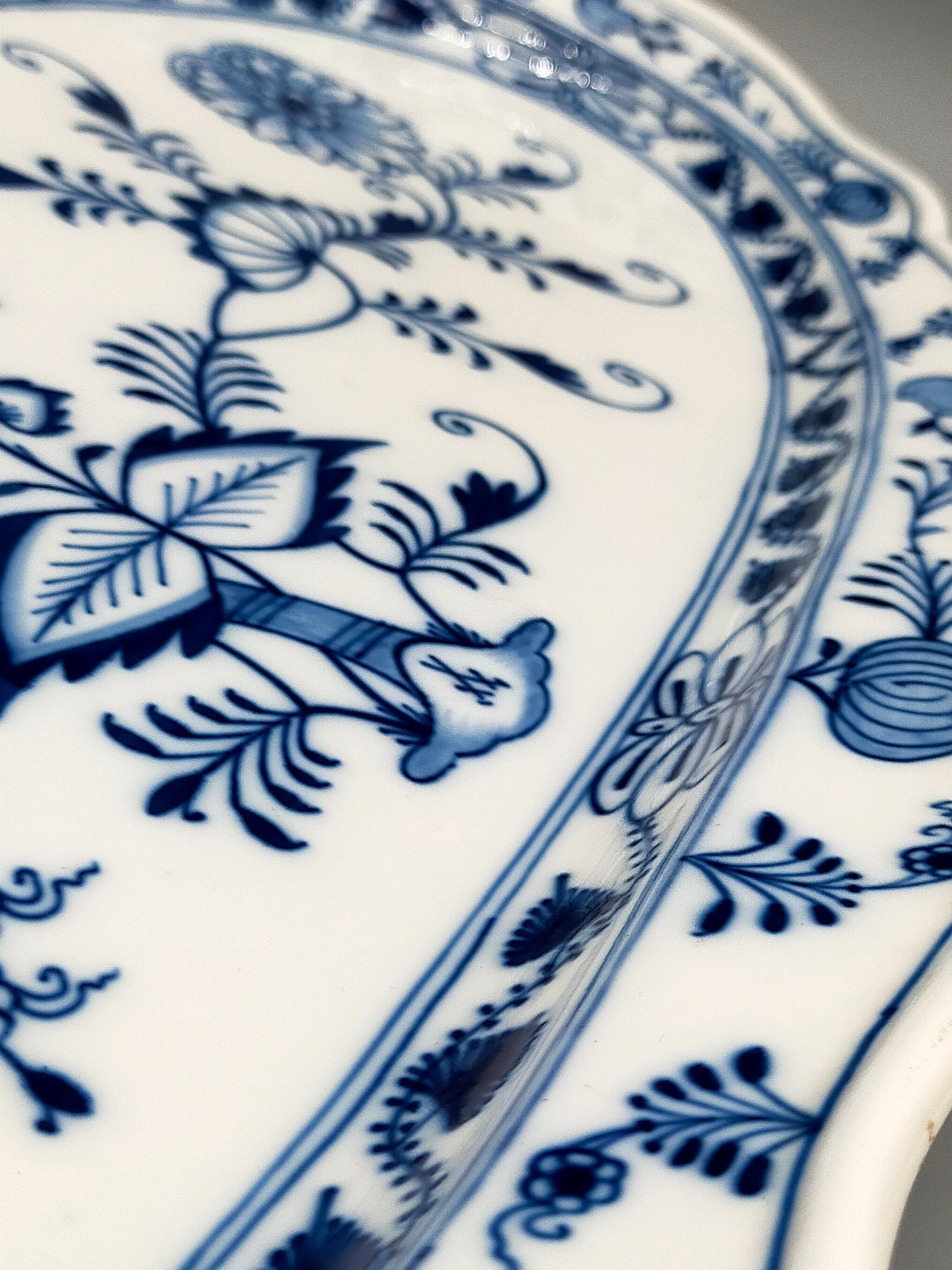 Edle Meissen Zwiebelmuster Servierplatte – Große ovale Porzellanplatte