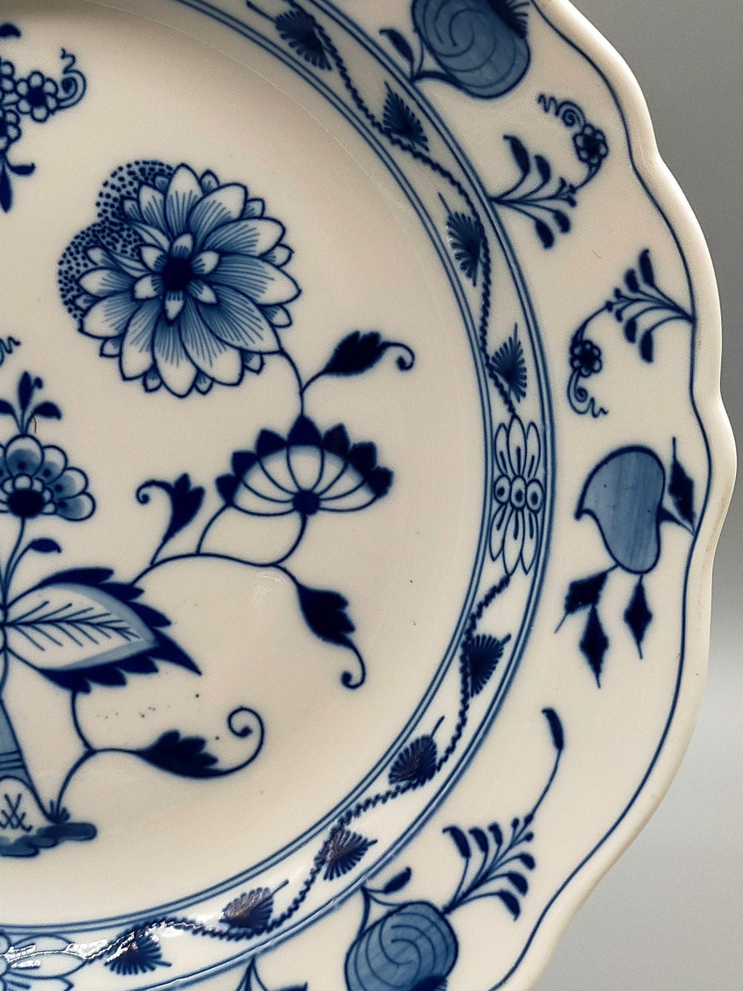 Meissen Zwiebelmuster Servierteller – Edles Meissener Porzellan