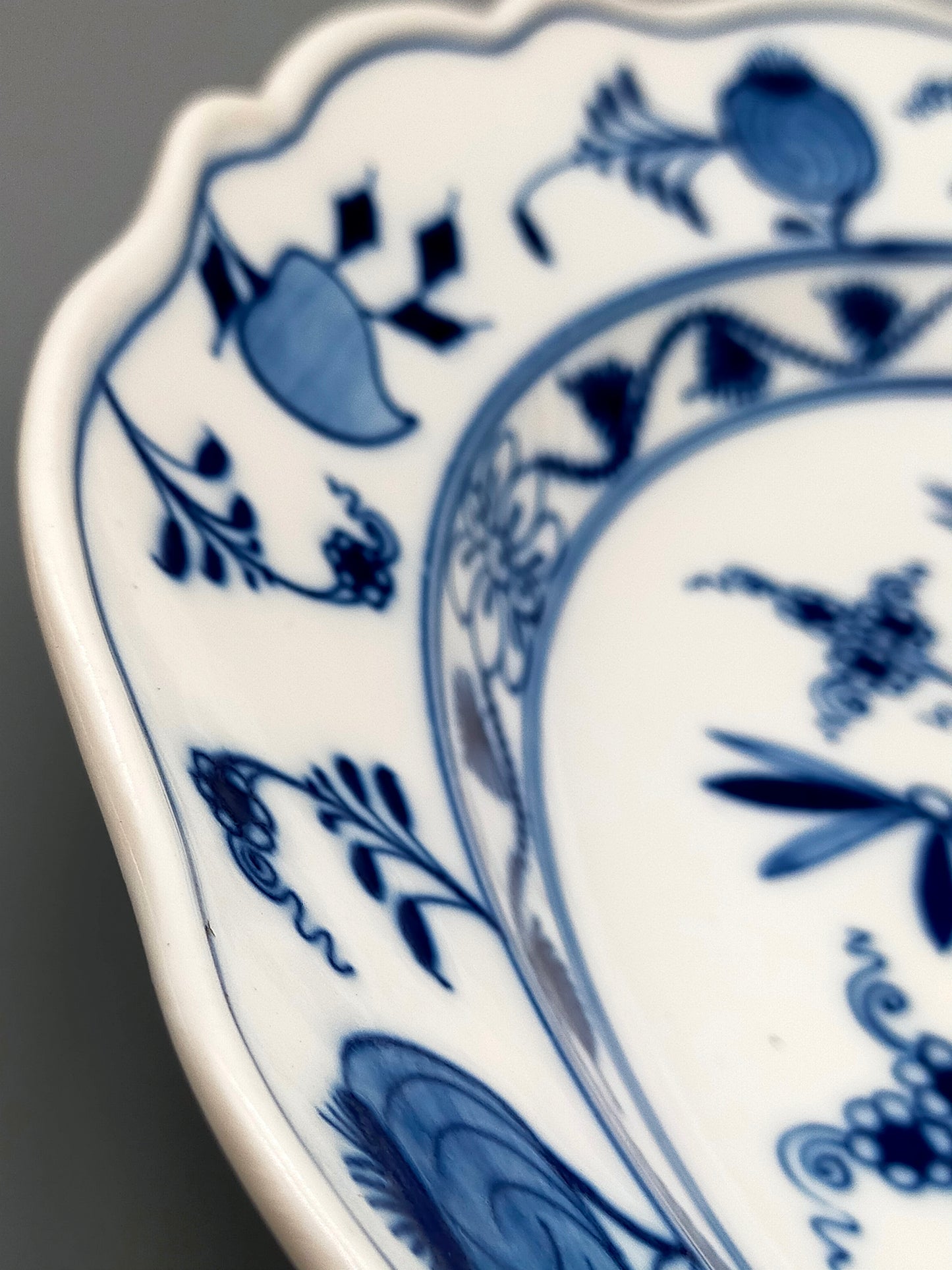 Meissen Zwiebelmuster Servierteller – Edles Meissener Porzellan