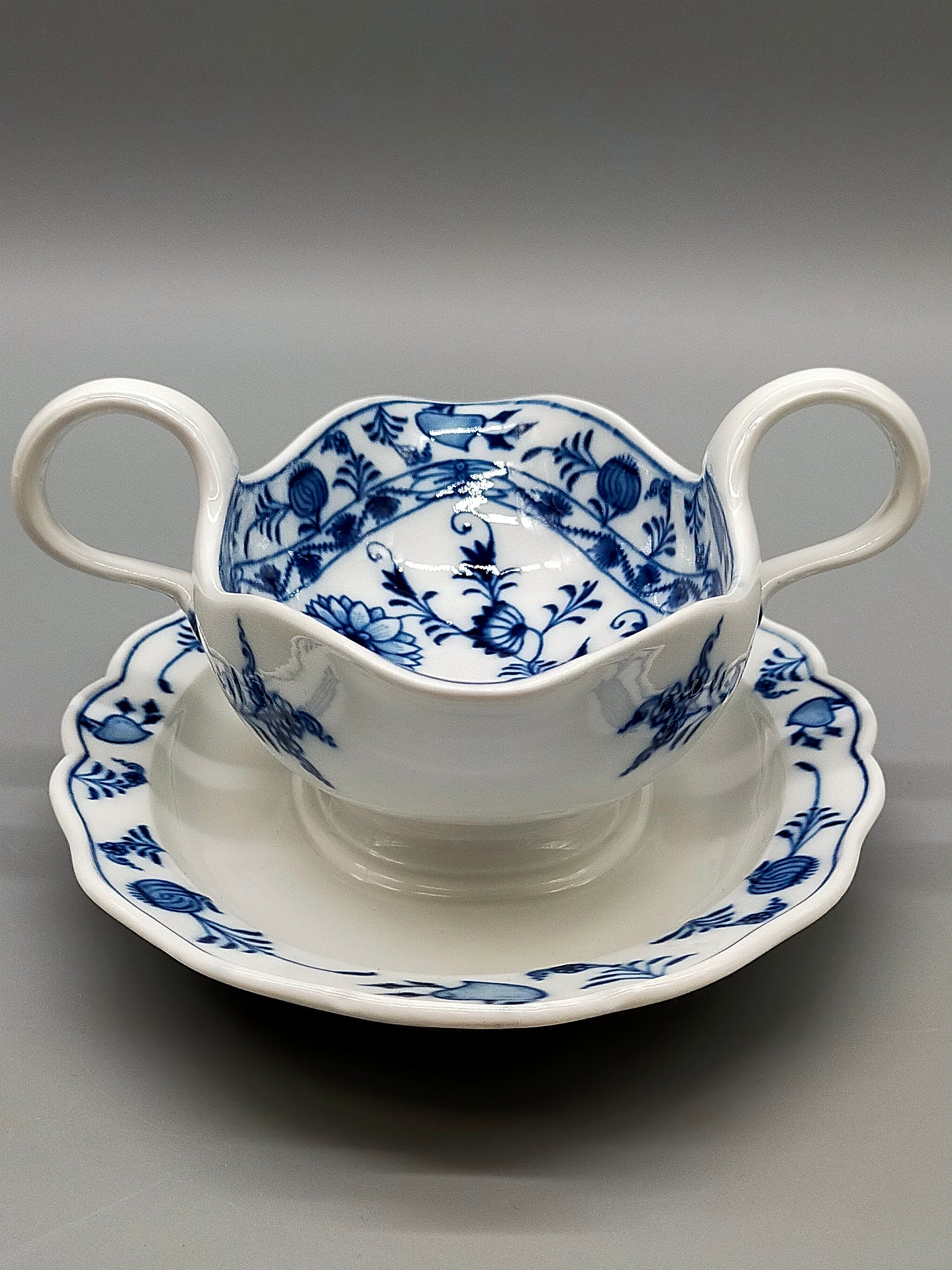 Eleganz Meissen Sauciere Zwiebelmuster aus Porzellan