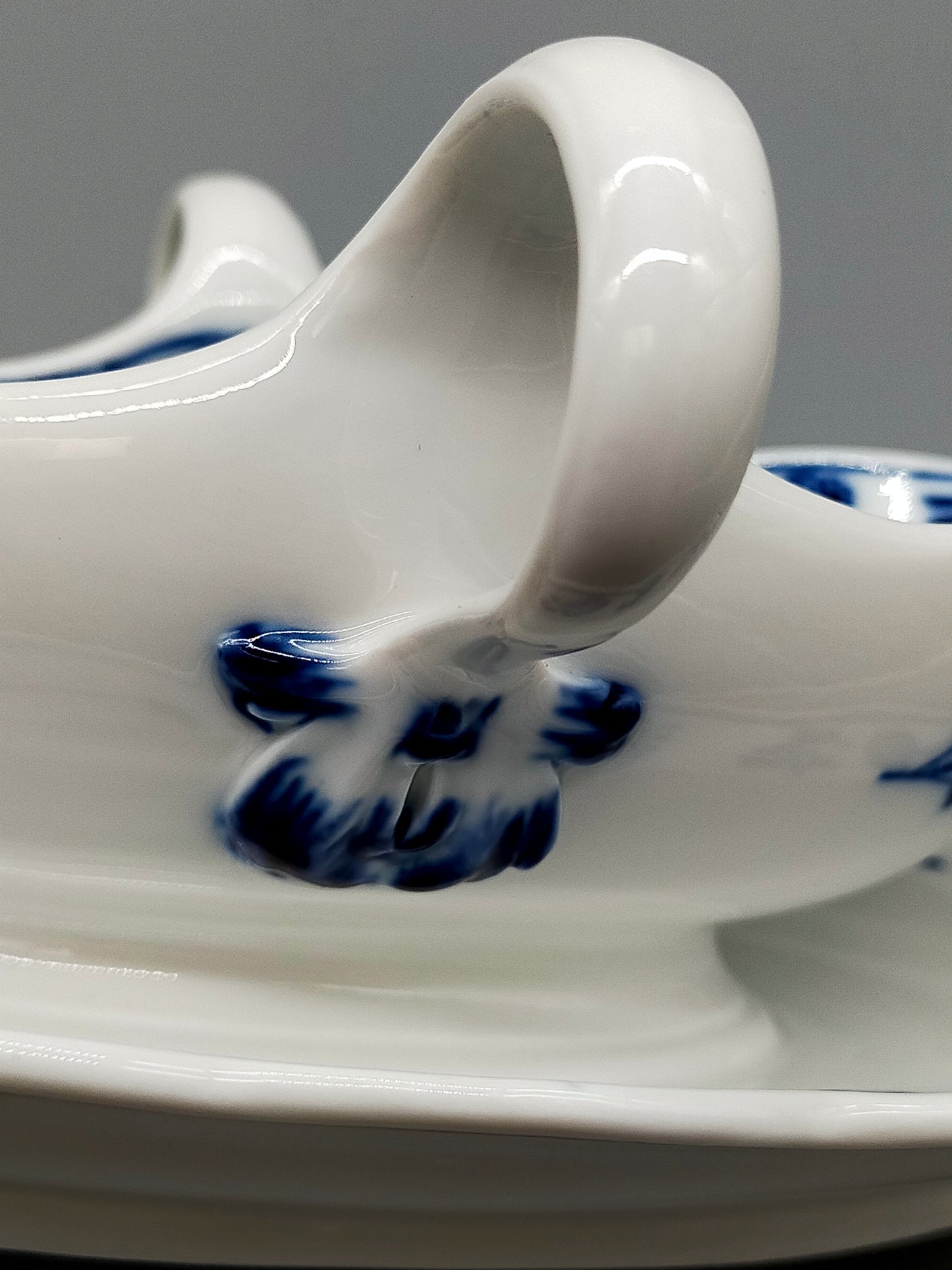 Eleganz Meissen Sauciere Zwiebelmuster aus Porzellan