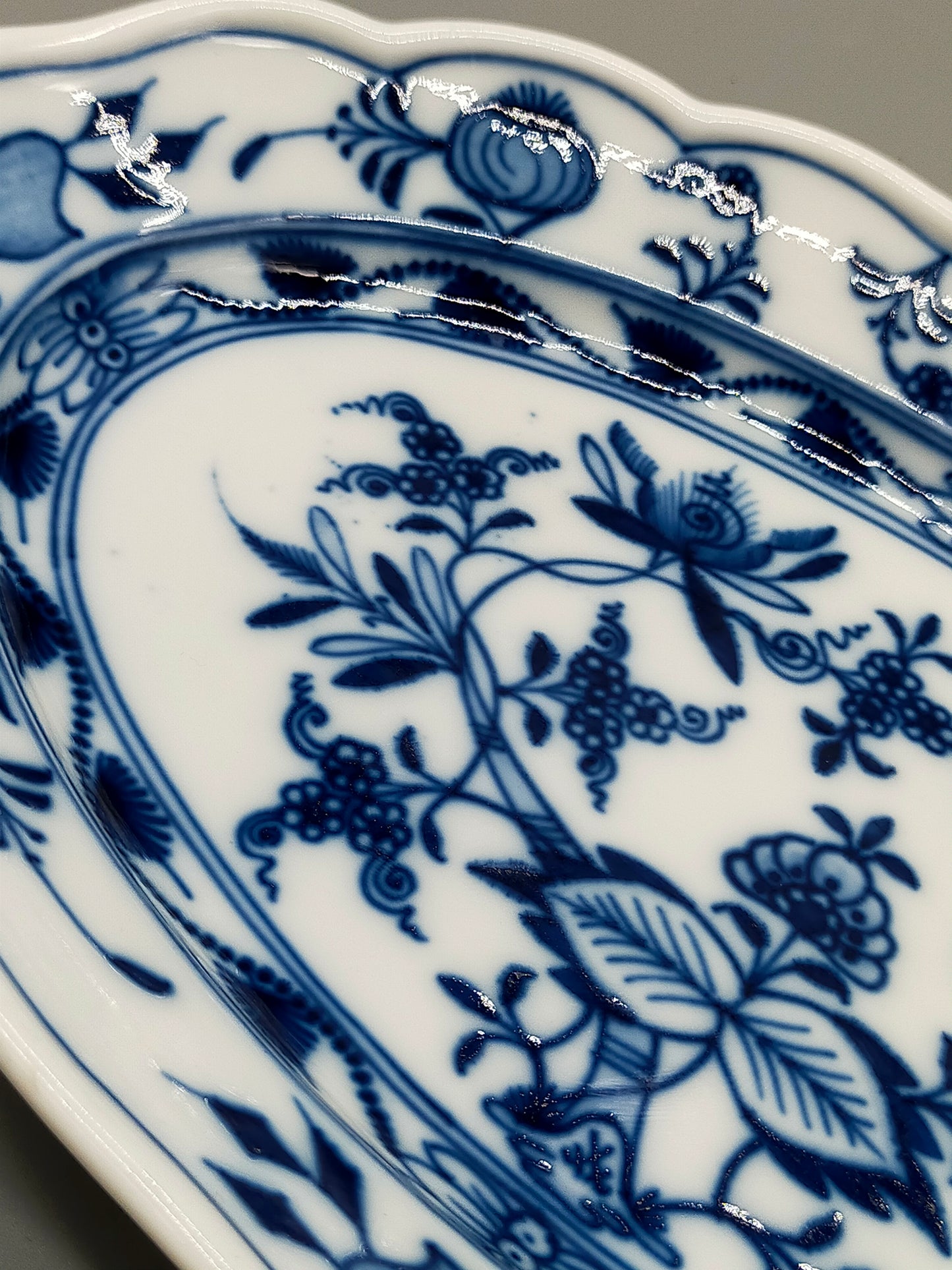 Elegante Meissen Prunk Schale Zwiebelmuster Porzellan oval
