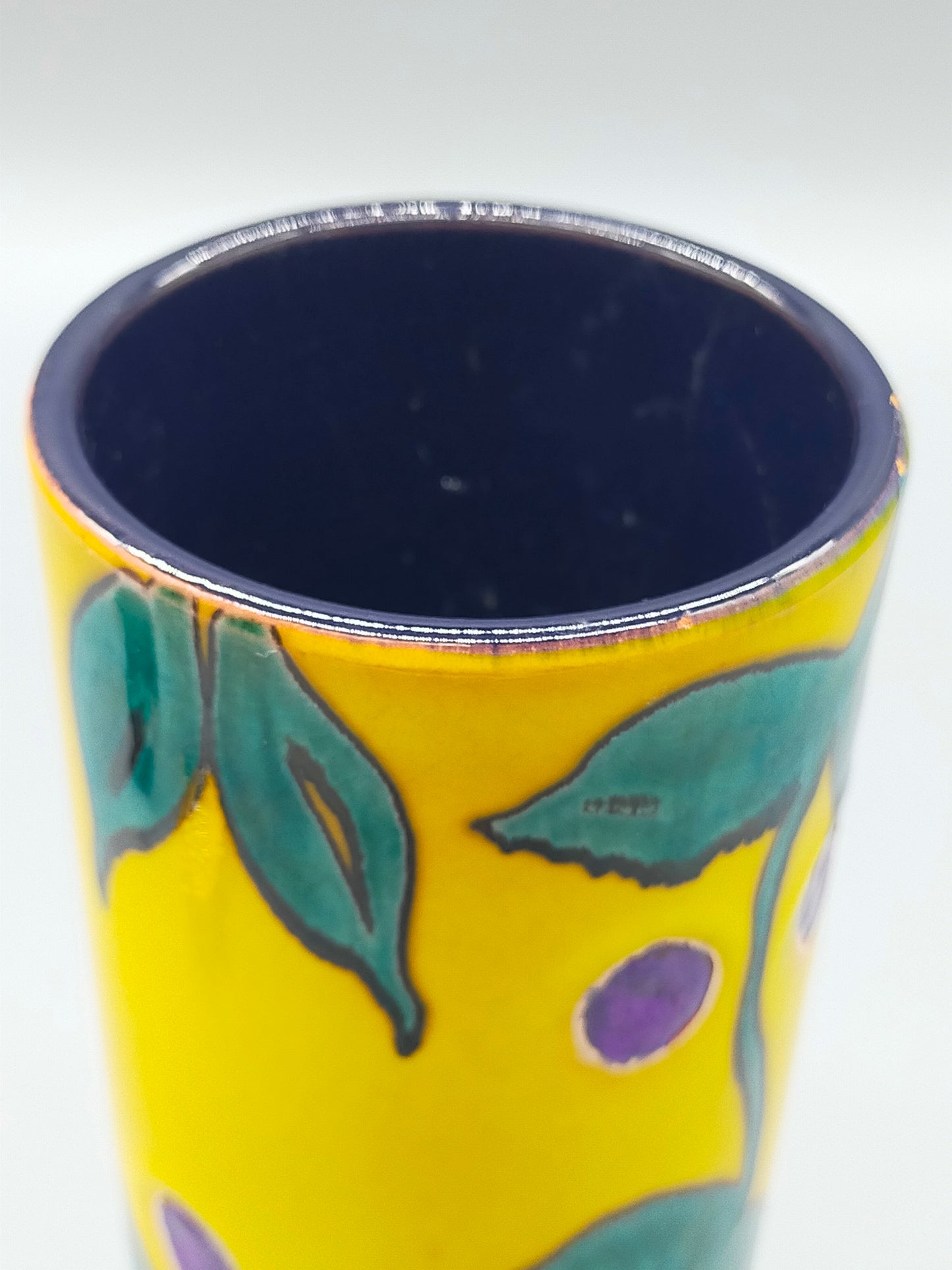 Stilvolle Keramik Zylinder Vase Farbenfrohes Design mit Blättermotiv