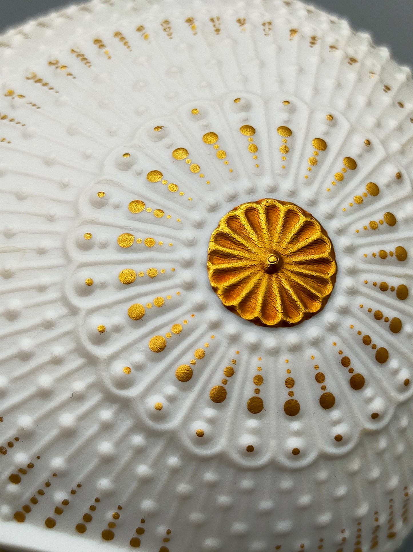 Kaiser Porzellan Vase Fidibus Weiß Gold Elegantes Relief Design