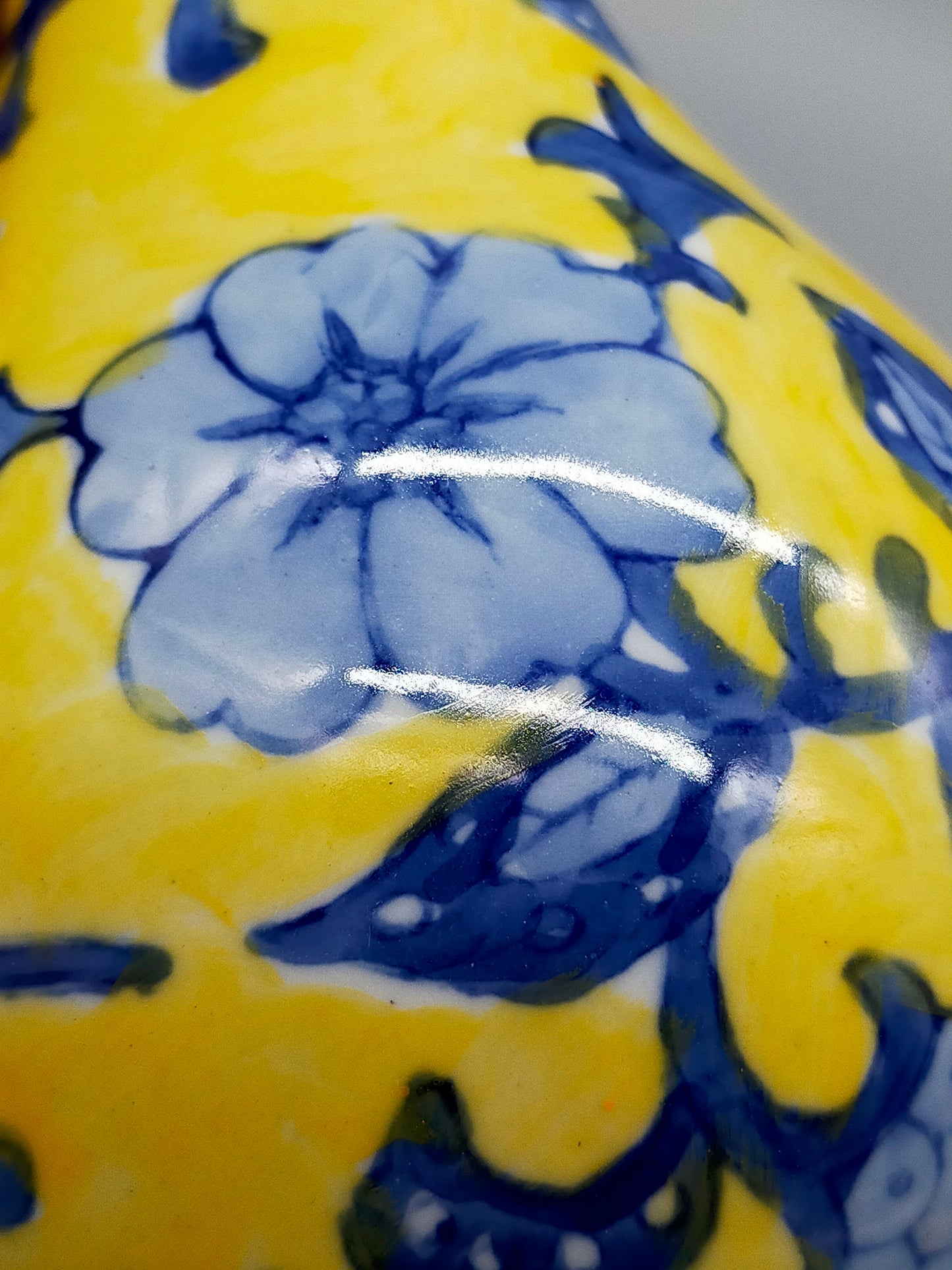 Klassische Keramik Vase in Gelb & Blau Florales Asiatisches Design