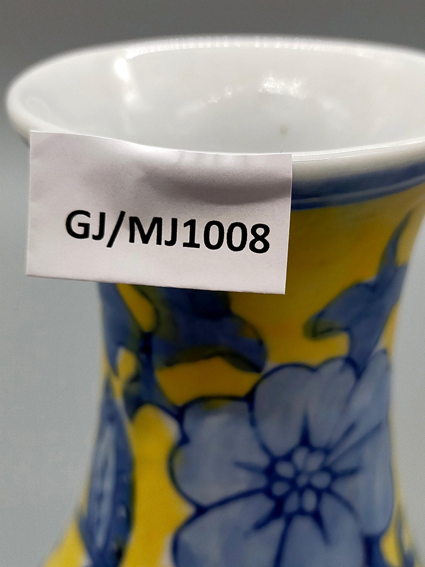 Klassische Keramik Vase in Gelb & Blau Florales Asiatisches Design