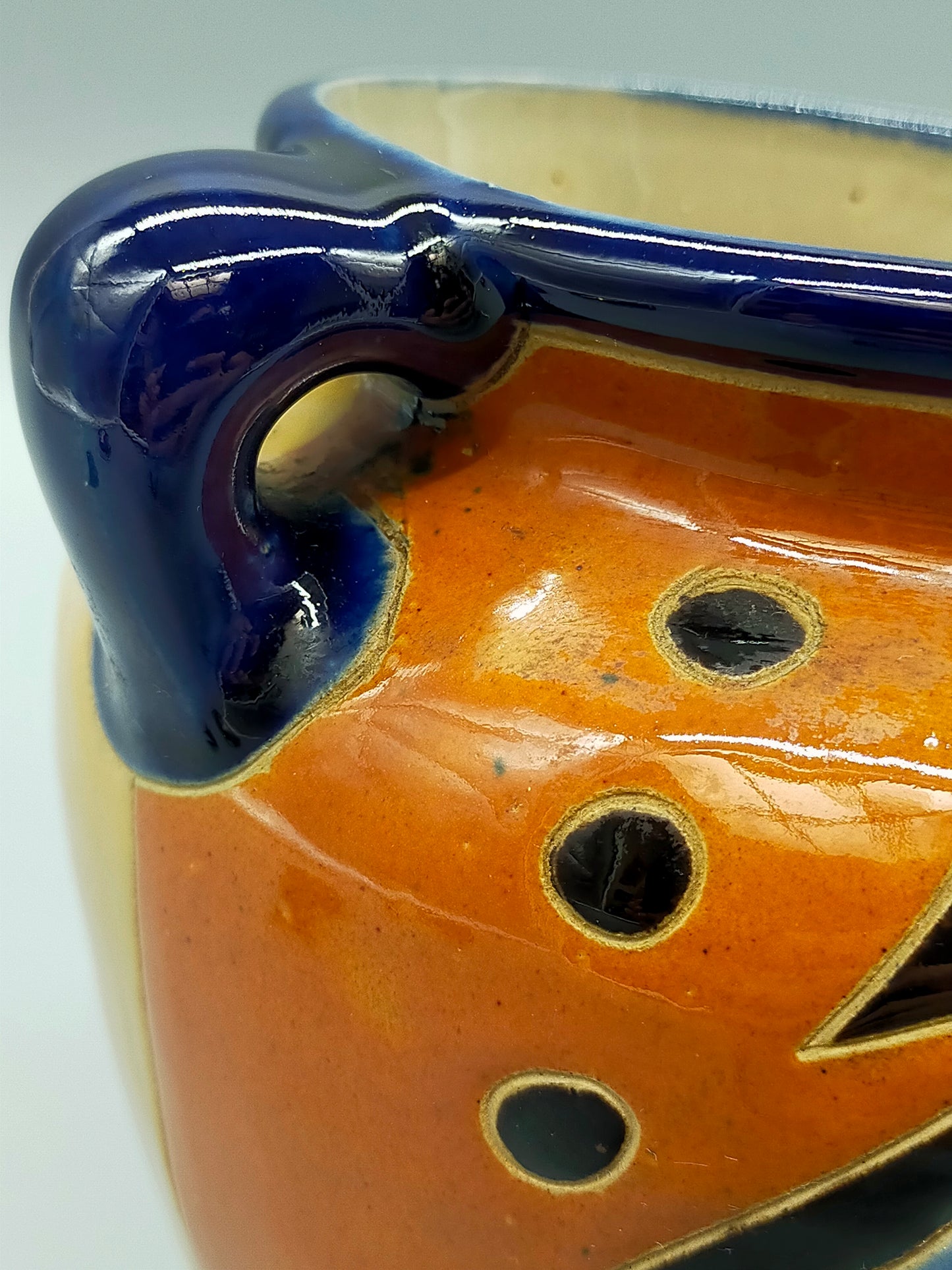 Bunte Keramik Vase mit Henkeln Abstraktes Design im Picasso-Stil